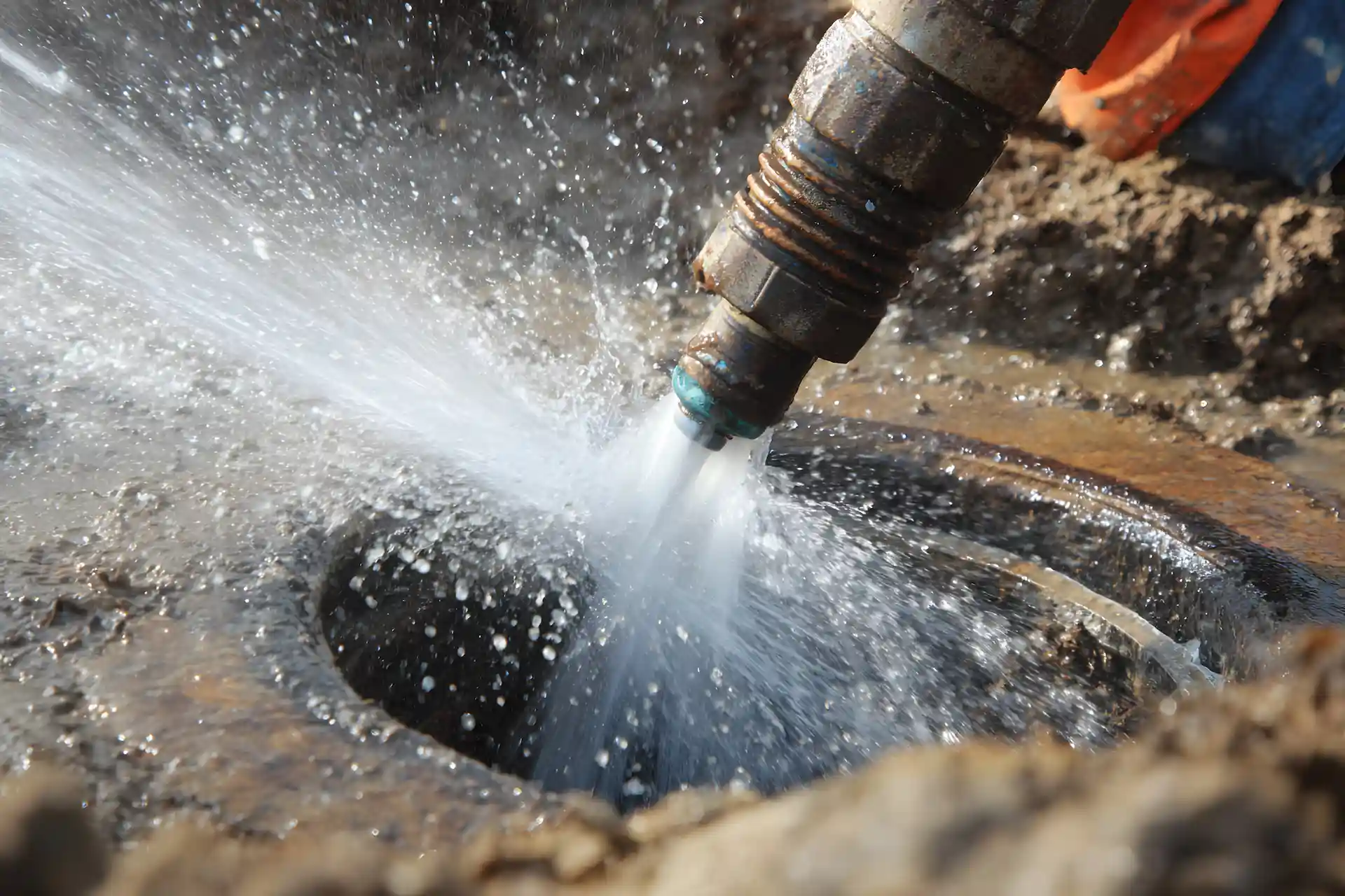 hydro jetting in progress